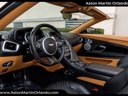 Used 2019 Aston Martin DB11 Volante image 52