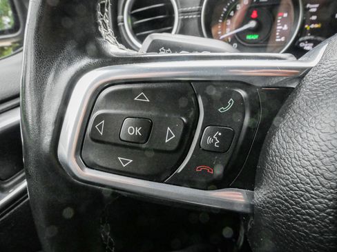 Used 2022 Jeep Wrangler Unlimited Sahara w/ Cold Weather Group AWD/4WD image 19