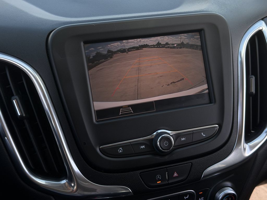 Used 2022 Chevrolet Equinox LT FWD image 18