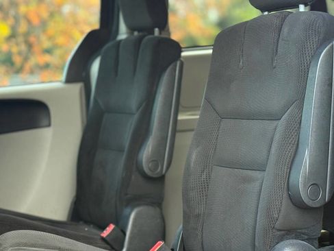 Used 2016 Dodge Grand Caravan SE w/ Quick Order Package 29E SE image 11