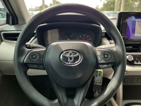 Used 2025 Toyota Corolla Cross L FWD image 23