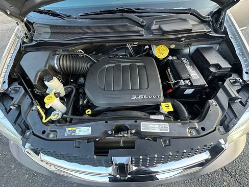 Used 2014 Dodge Grand Caravan SXT FWD image 42
