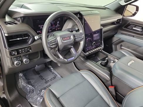 Used 2025 GMC Yukon XL AT4 w/ AT4 Premium Package AWD/4WD image 19