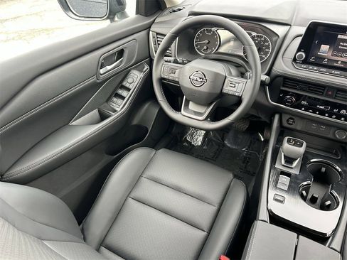 New 2026 Nissan Rogue SV FWD image 19