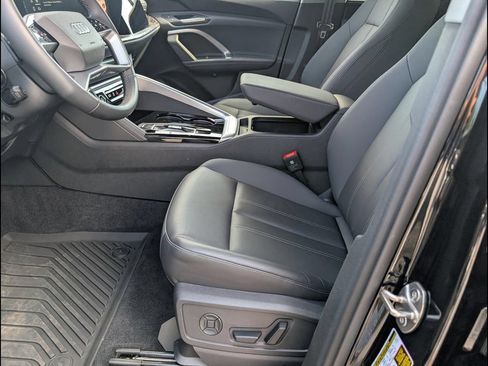 Certified 2025 Audi Q5 Premium AWD/4WD image 10
