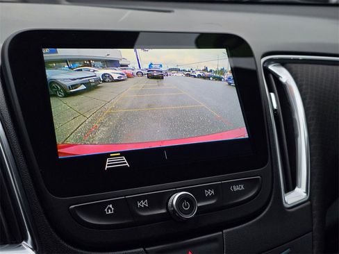 Used 2019 Chevrolet Malibu LT w/ Driver Confidence Package II image 28