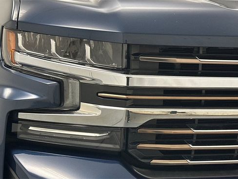 Used 2021 Chevrolet Silverado 1500 High Country w/ Technology Package image 26