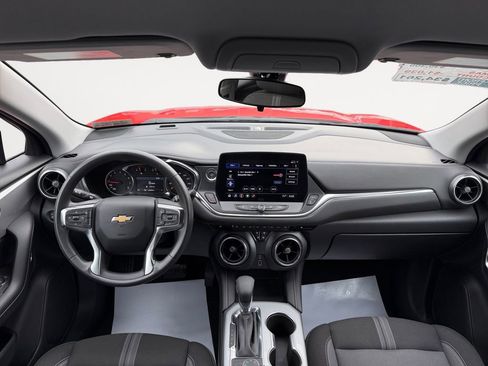 Used 2025 Chevrolet Blazer LT image 17