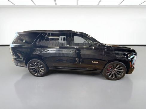 Used 2025 Cadillac Escalade V AWD/4WD image 4