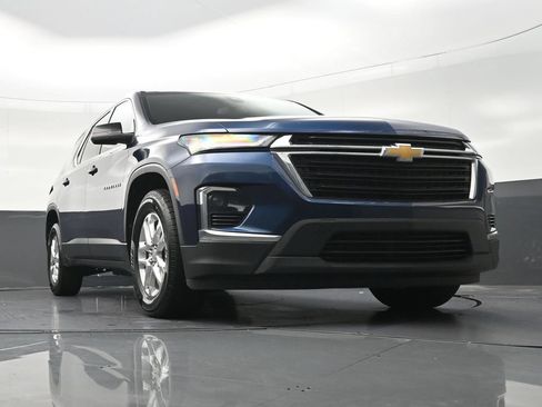 Used 2023 Chevrolet Traverse LS FWD image 30