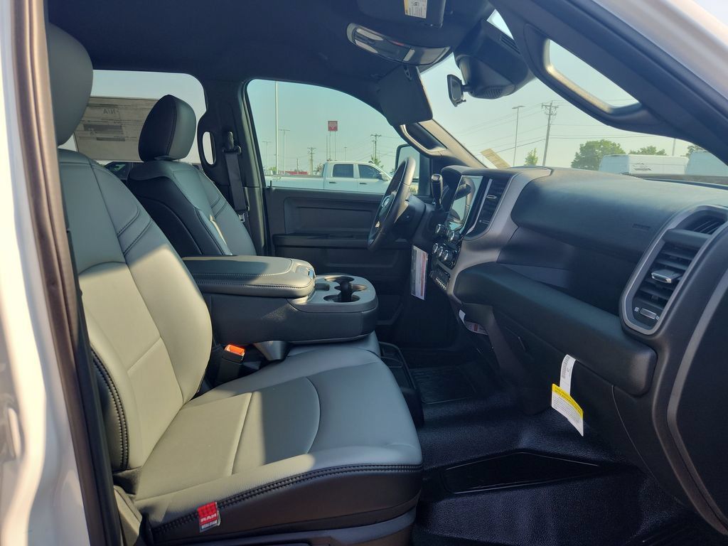New 2026 RAM 5500 Tradesman AWD/4WD image 21