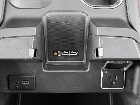 Used 2024 GMC Sierra 2500 Denali Ultimate image 30