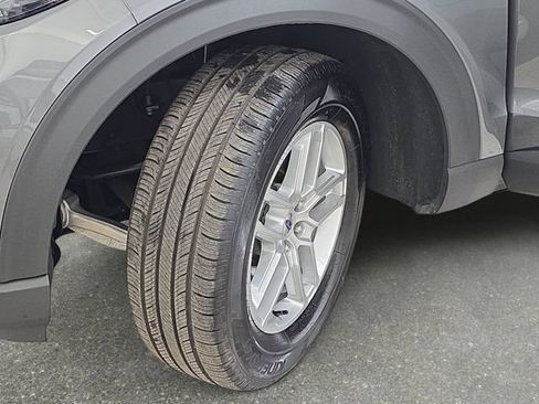 Used 2026 Ford Explorer Active AWD/4WD image 31