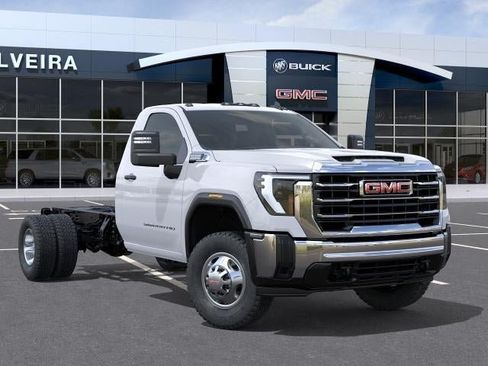 New 2026 GMC Sierra 3500 Pro w/ Convenience Package AWD/4WD image 34
