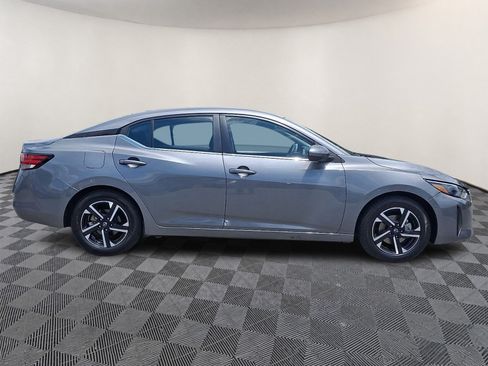 Used 2024 Nissan Sentra SV FWD image 7