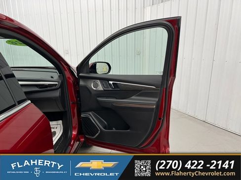 Used 2026 Buick Enclave Avenir w/ Super Cruise Package AWD/4WD image 14