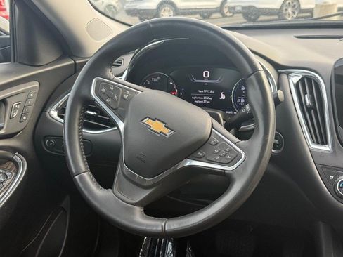 Used 2022 Chevrolet Malibu Premier FWD image 17