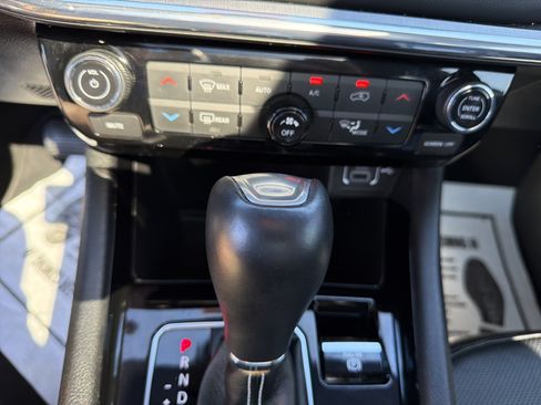 Used 2022 Jeep Compass High Altitude AWD/4WD image 23