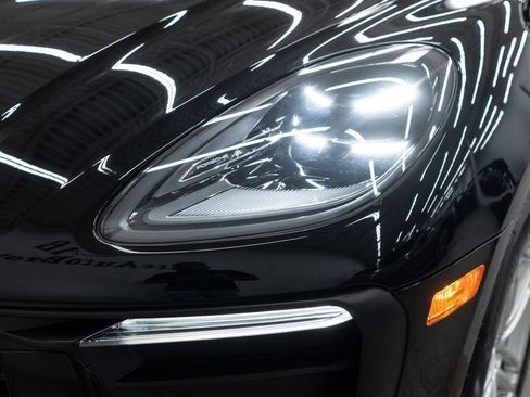 Used 2024 Porsche Macan AWD/4WD image 45