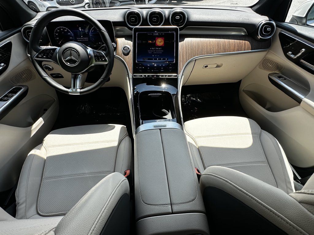 Certified 2025 Mercedes-Benz GLC 350e 4MATIC image 27