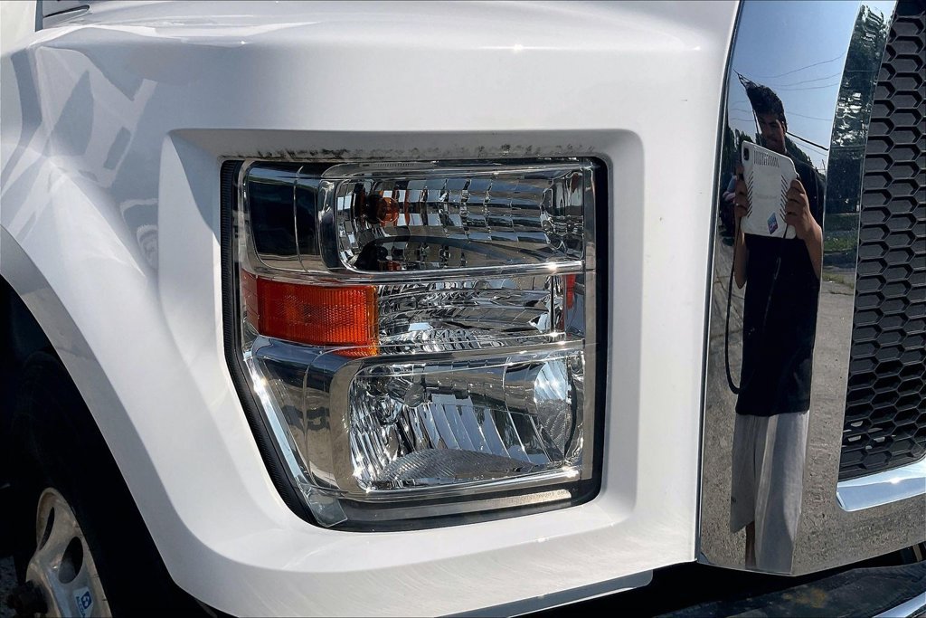 Used 2018 Ford F650 2WD Regular Cab Super Duty image 27