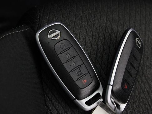 Certified 2025 Nissan Rogue SV AWD/4WD image 31