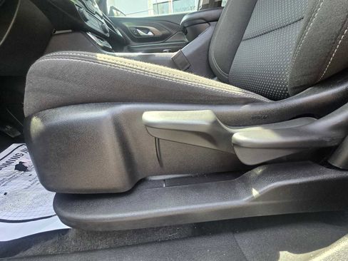 Used 2024 GMC Terrain SLE AWD/4WD image 19