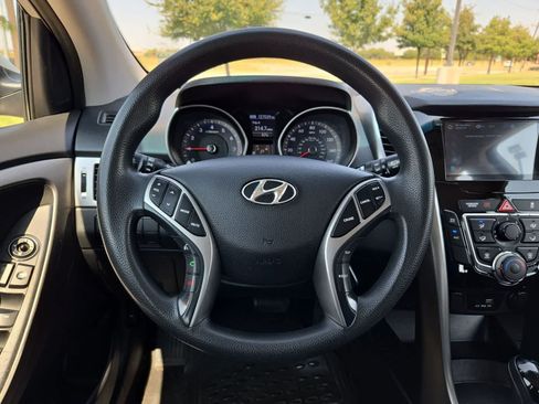 Used 2017 Hyundai Elantra GT FWD image 20