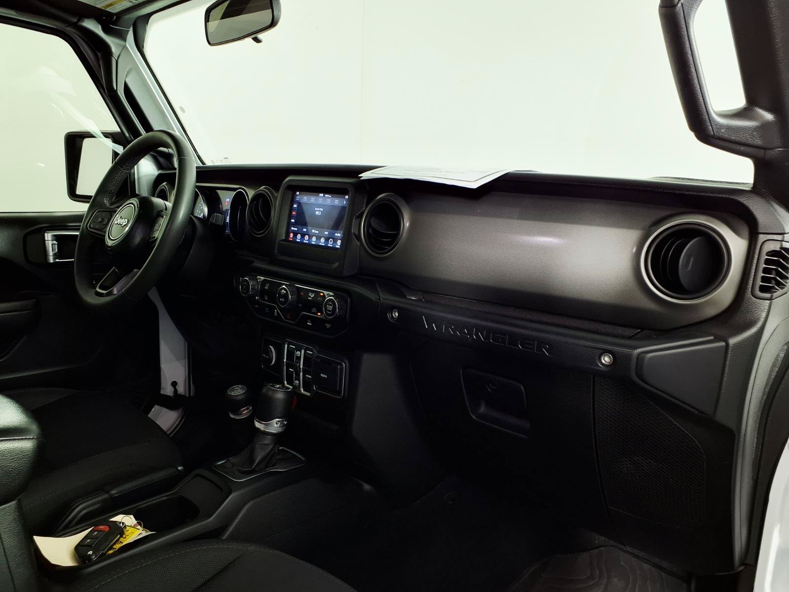 Used 2023 Jeep Wrangler Unlimited AWD/4WD image 9