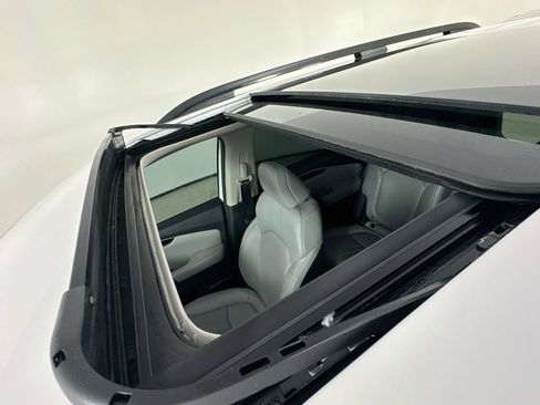 Used 2024 Honda Pilot Touring image 29