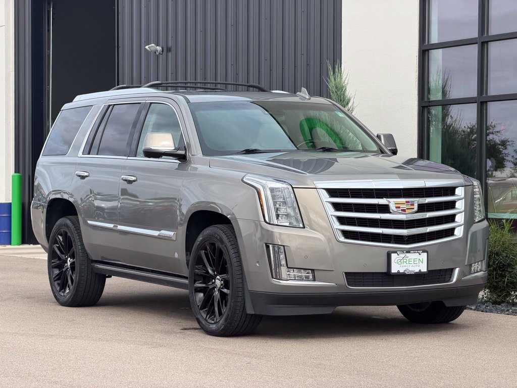 Used 2017 Cadillac Escalade Premium Luxury AWD/4WD image 4