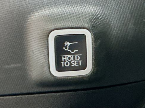 Used 2023 Jeep Grand Cherokee Altitude AWD/4WD image 29