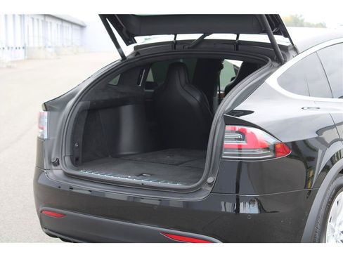 Used 2018 Tesla Model X 100D AWD/4WD image 16