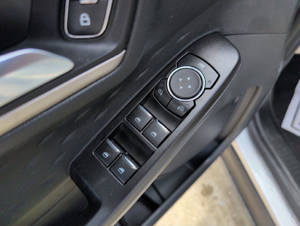 Used 2020 Ford Escape SE FWD image 32