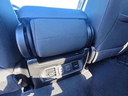 Used 2021 Chevrolet Silverado 1500 LT image 20