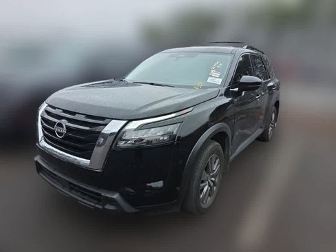 Used 2025 Nissan Pathfinder SV w/ Cargo Package image 5