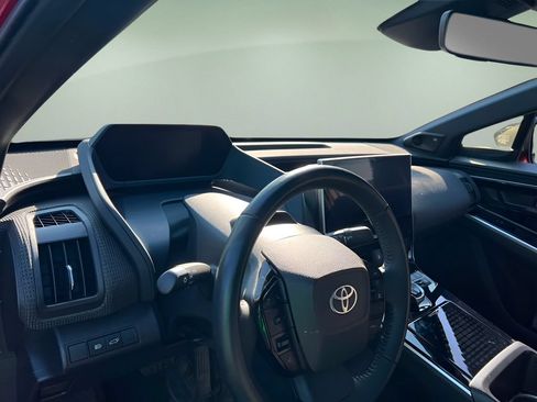 Used 2024 Toyota bZ4X AWD image 20