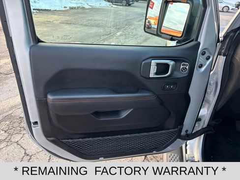 Used 2023 Jeep Gladiator Mojave w/ Cold Weather Group image 10