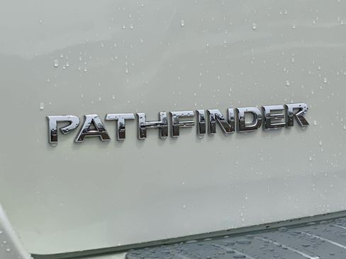 Used 2020 Nissan Pathfinder SL AWD/4WD image 18