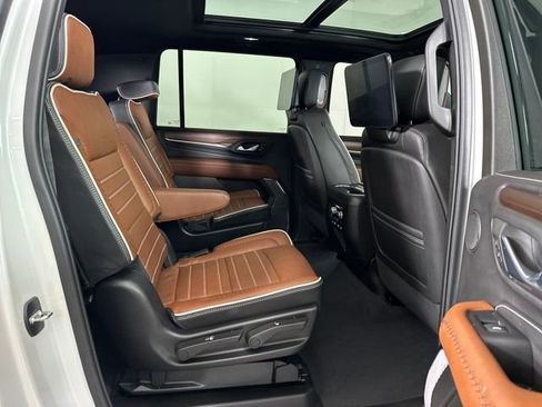 Used 2023 GMC Yukon XL Denali Ultimate image 27