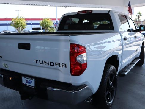 Used 2017 Toyota Tundra SR5 w/ SR5 Upgrade Package AWD/4WD image 7