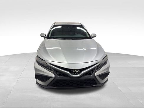 Used 2021 Toyota Camry SE FWD image 2