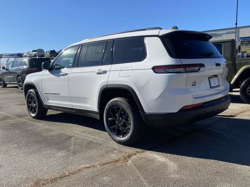New 2025 Jeep Grand Cherokee L Altitude image 25