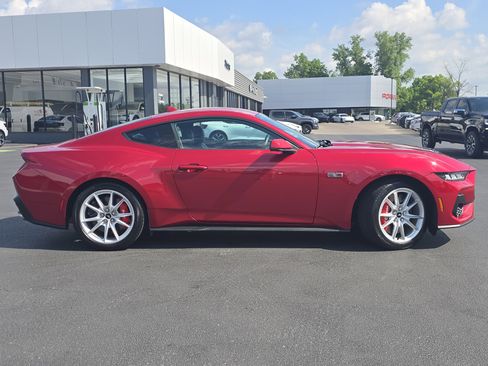 Used 2024 Ford Mustang GT Premium RWD image 8