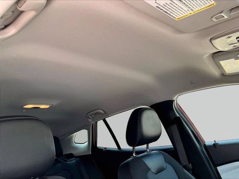 Used 2025 Chevrolet Trax LT FWD image 30