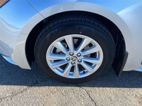 Used 2025 Toyota Corolla image 10
