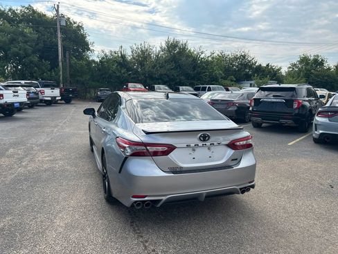 Used 2018 Toyota Camry XSE w/ Driver Assist Package FWD image 4