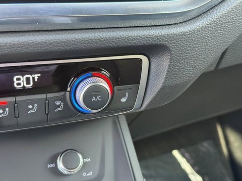 Certified 2025 Audi Q3 2.0T Premium Plus w/ Premium Plus Package image 28