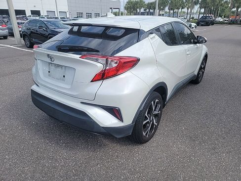 Used 2018 Toyota C-HR XLE image 3