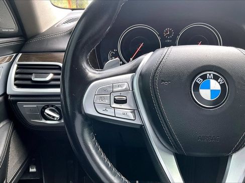 Used 2018 BMW 750i xDrive AWD/4WD image 21